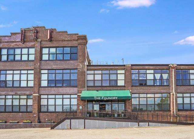 Property at 300 COMMUNIPAW Ave #004, Jersey City, NJ 07304-4075, 1 bed, 1 bath