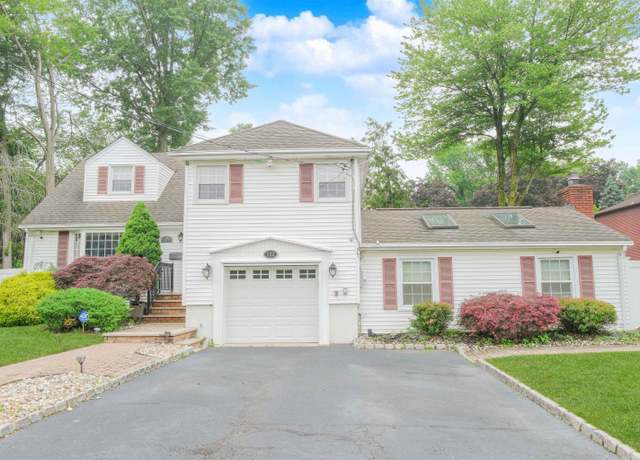 Property at 122 VILLAGE Cir E, Paramus, NJ 07652, 3 beds, 3 baths