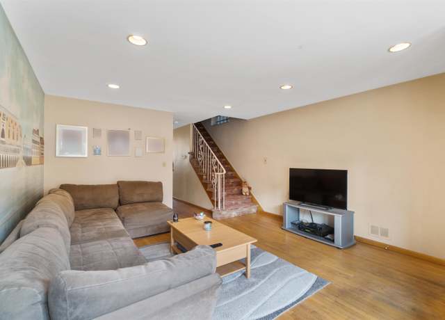 Property at 223 AVENUE B, Bayonne, NJ 07002, 3 beds, 2.5 baths