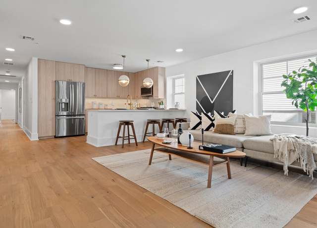Property at 525 AVENUE E #1, Bayonne, NJ 07002, 3 beds, 2.5 baths
