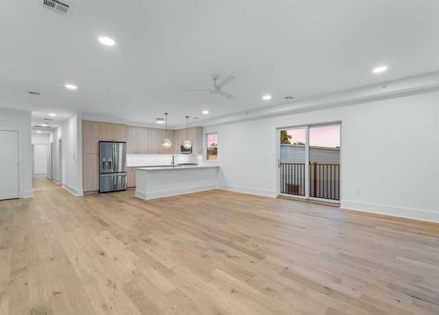 Property at 525 AVENUE E #3, Bayonne, NJ 07002, 3 beds, 2.5 baths