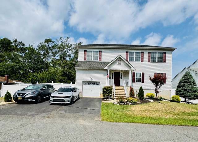 Property at 270 GREENWOOD Dr, Old Bridge, NJ 08857, 4 beds, 2.5 baths