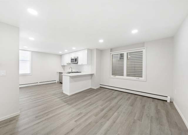 Property at 418 7TH St, Union City, NJ 07087, 4 beds, 3 baths