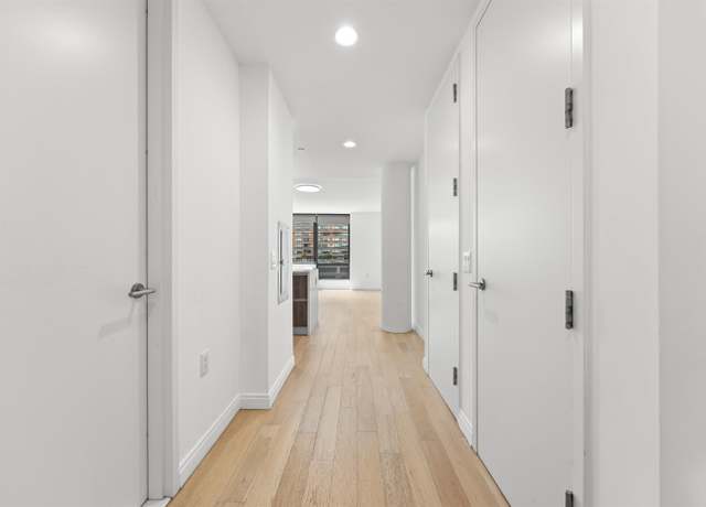 Property at 160 1ST St #901, Jersey City, NY 07302, 2 beds, 2 baths