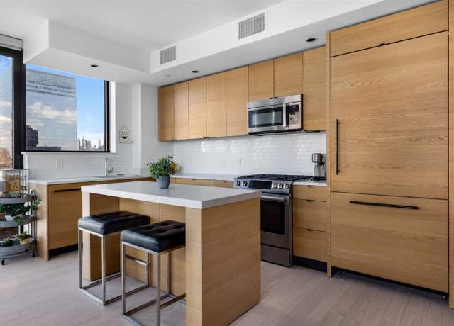 Property at 10 PROVOST St #1903, Jersey City, NJ 07302, 3 beds, 2 baths