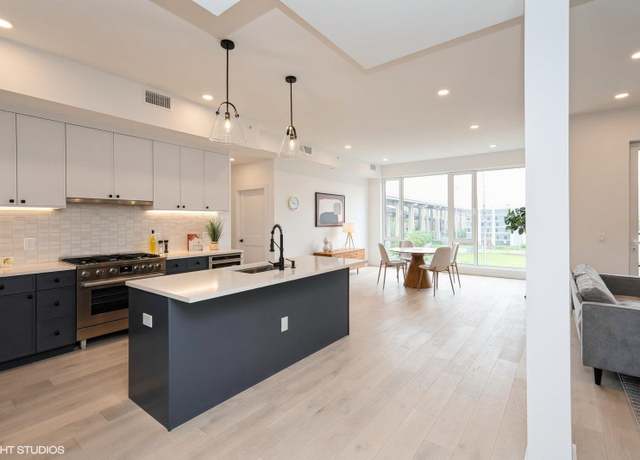 Property at 425 3RD St #402, Jersey City, NJ 07302, 3 beds, 2 baths