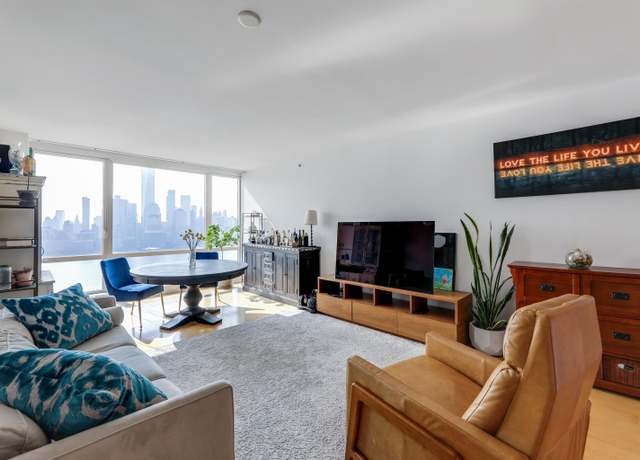 Property at 2 2ND St Unit 2804-1, Jersey City, NJ 07302, 1 bed, 1.5 baths