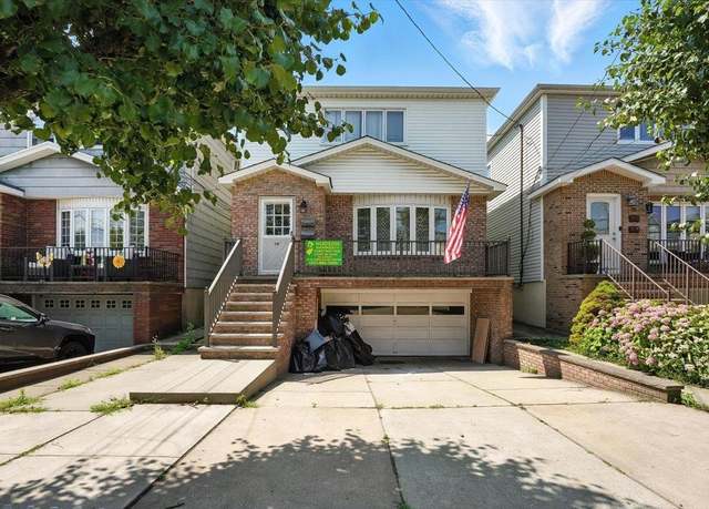 Property at 16 OAK St, Bayonne, NJ 07002, 7 beds, 3 baths