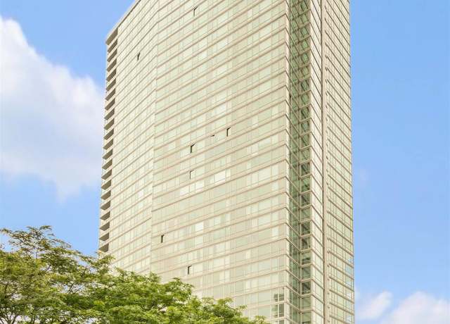 Property at 2 2ND St #2106, Jersey City, NJ 07302, 1 bed, 1.5 baths