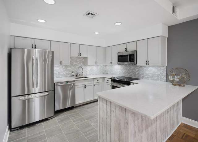 Property at 102 SHEARWATER Ct E #23, Jersey City, NJ 07305, 1 bed, 1 bath