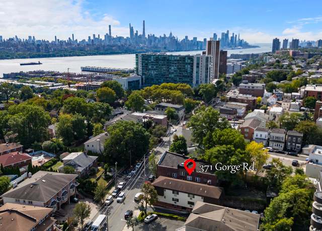 Property at 371 GORGE Rd, Cliffside Park, NJ 07010, 10 beds, 6 baths