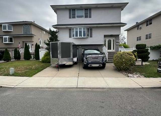 Property at 17 ACORN Dr, Secaucus, NJ 07094, 7 beds, 4 baths