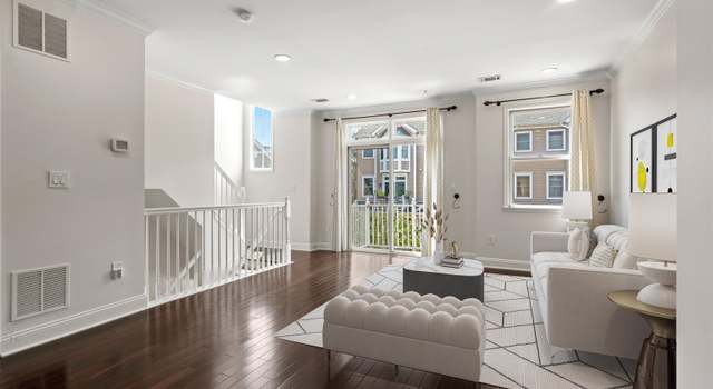 Photo of 293 ROSLYN Ct, West New York, NJ 07087