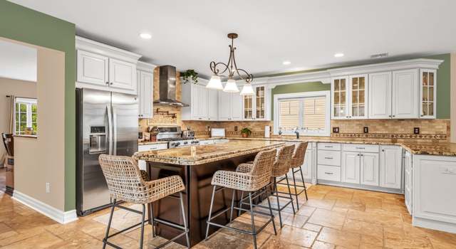 Photo of 52 WOODWARD St, Saddle Brook, NJ 07663
