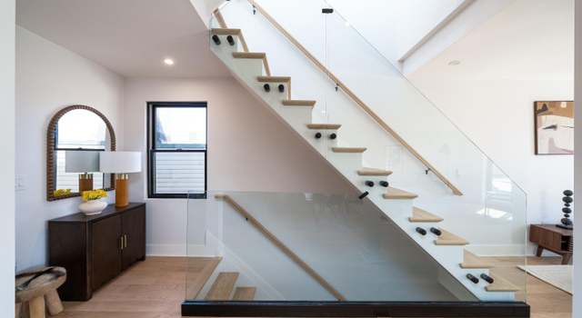Photo of 310 3RD St #4, Jersey City, NJ 07302