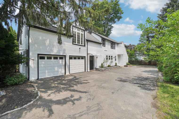 Photo of 24 TUERS Pl Montclair, NJ 07043