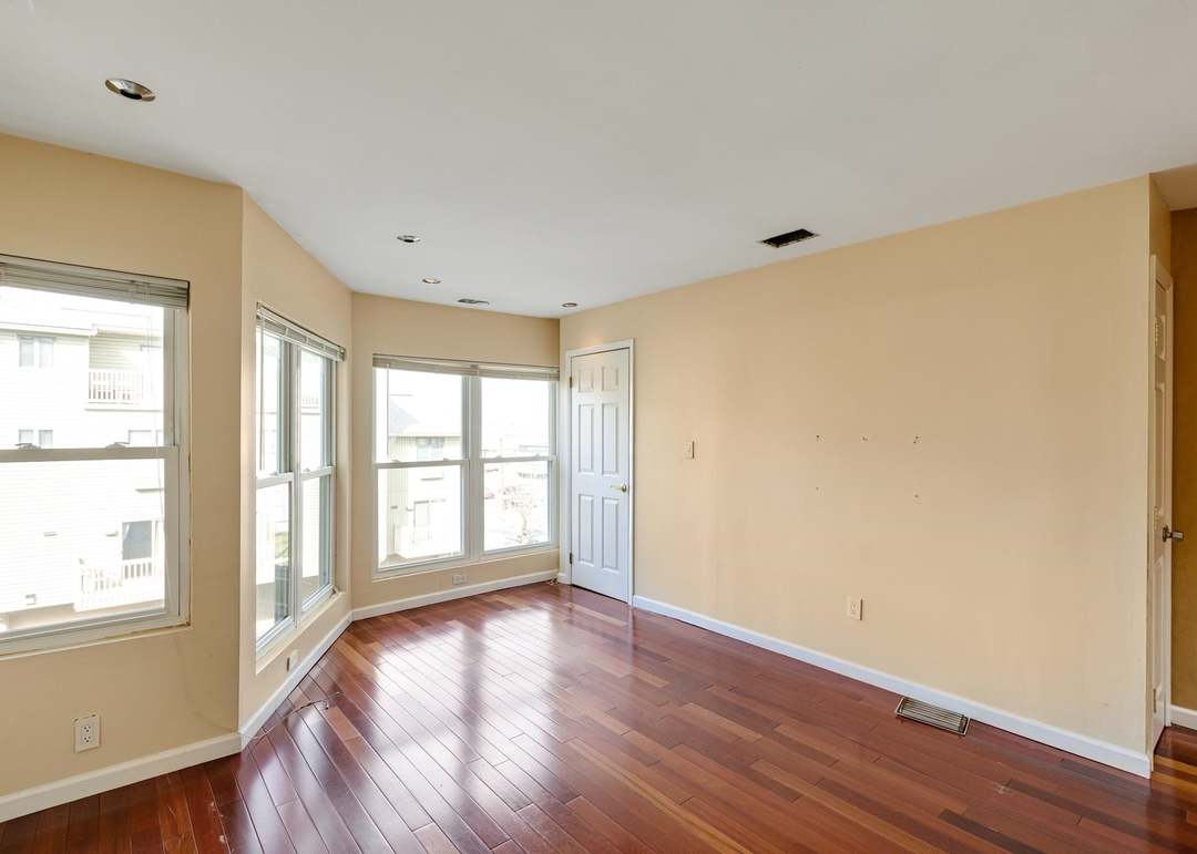 925 MAIN St #3, Hackensack, NJ 07601