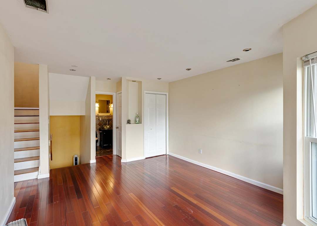 925 MAIN St #3, Hackensack, NJ 07601