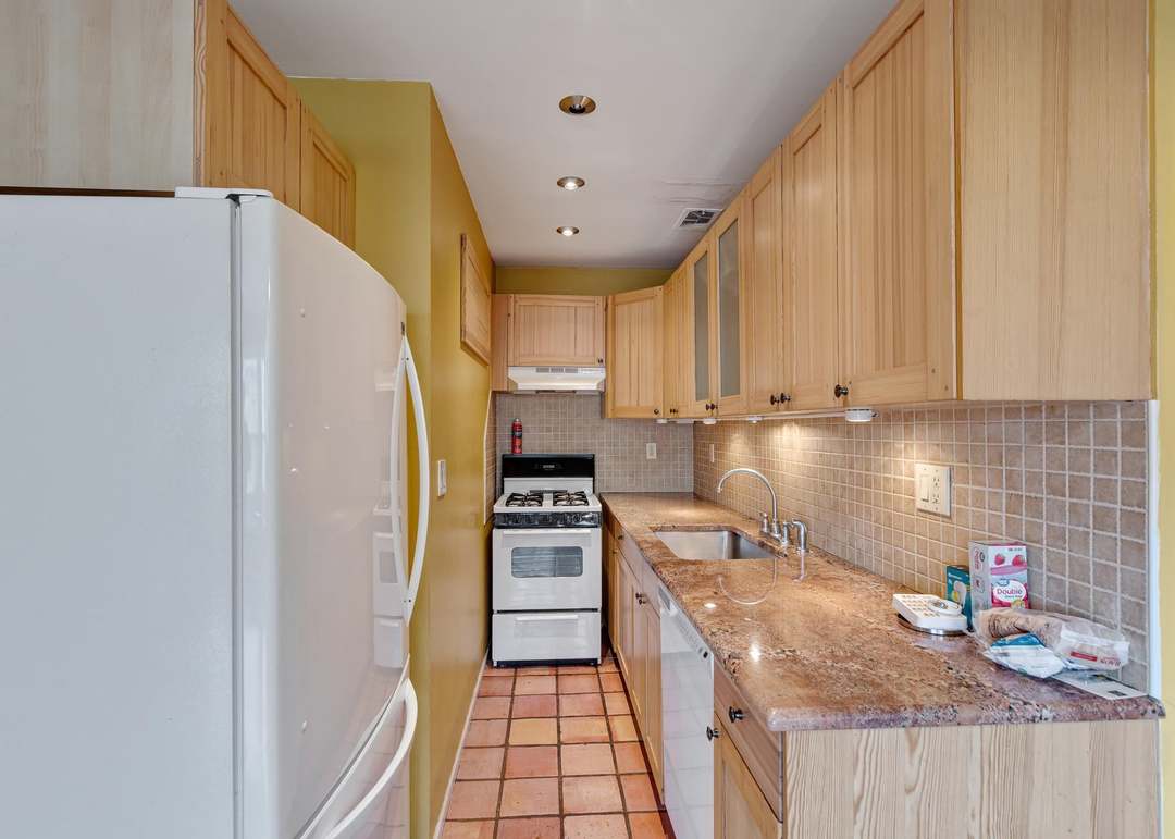 925 MAIN St #3, Hackensack, NJ 07601