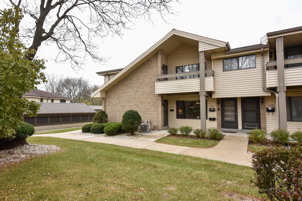 1603 S Carriage Ln, New Berlin, WI 53151 MLS 1612010 Redfin