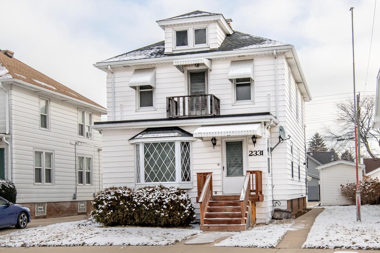 2331 Saint Clair St, Racine, WI 53402 | Redfin