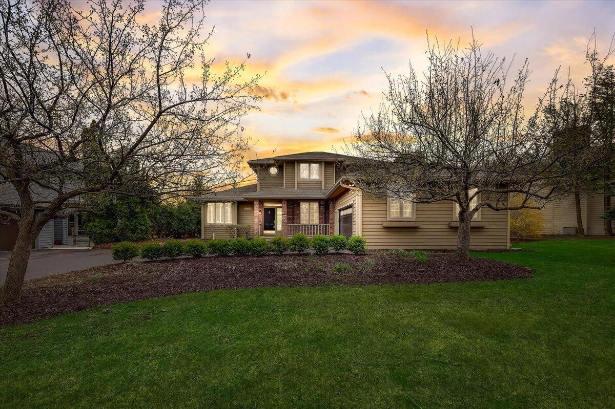 530 Meadow Cir E, Kohler, WI 53044