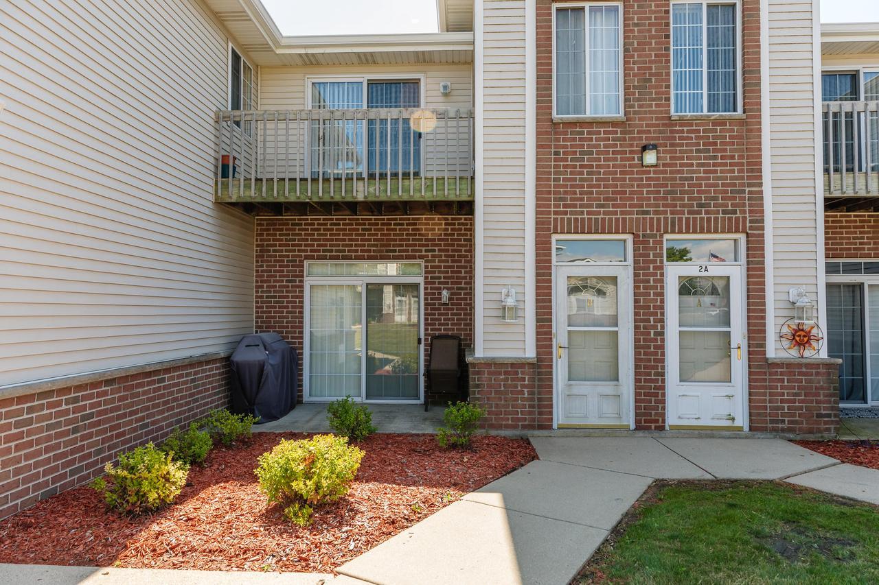 1301 College Ave Unit 2B South Milwaukee WI 53172 MLS 1808192 Redfin 1301-college-ave-unit-2b-south-milwaukee-wi-53172-mls-1808192-redfin