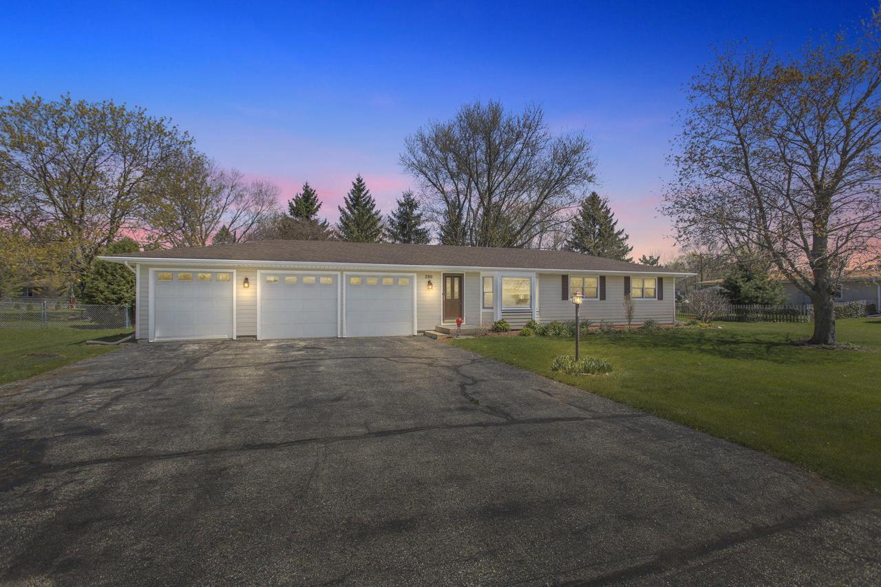 280 N Arlington Ave, North Prairie, WI 53153 | MLS# 1688223 | Redfin