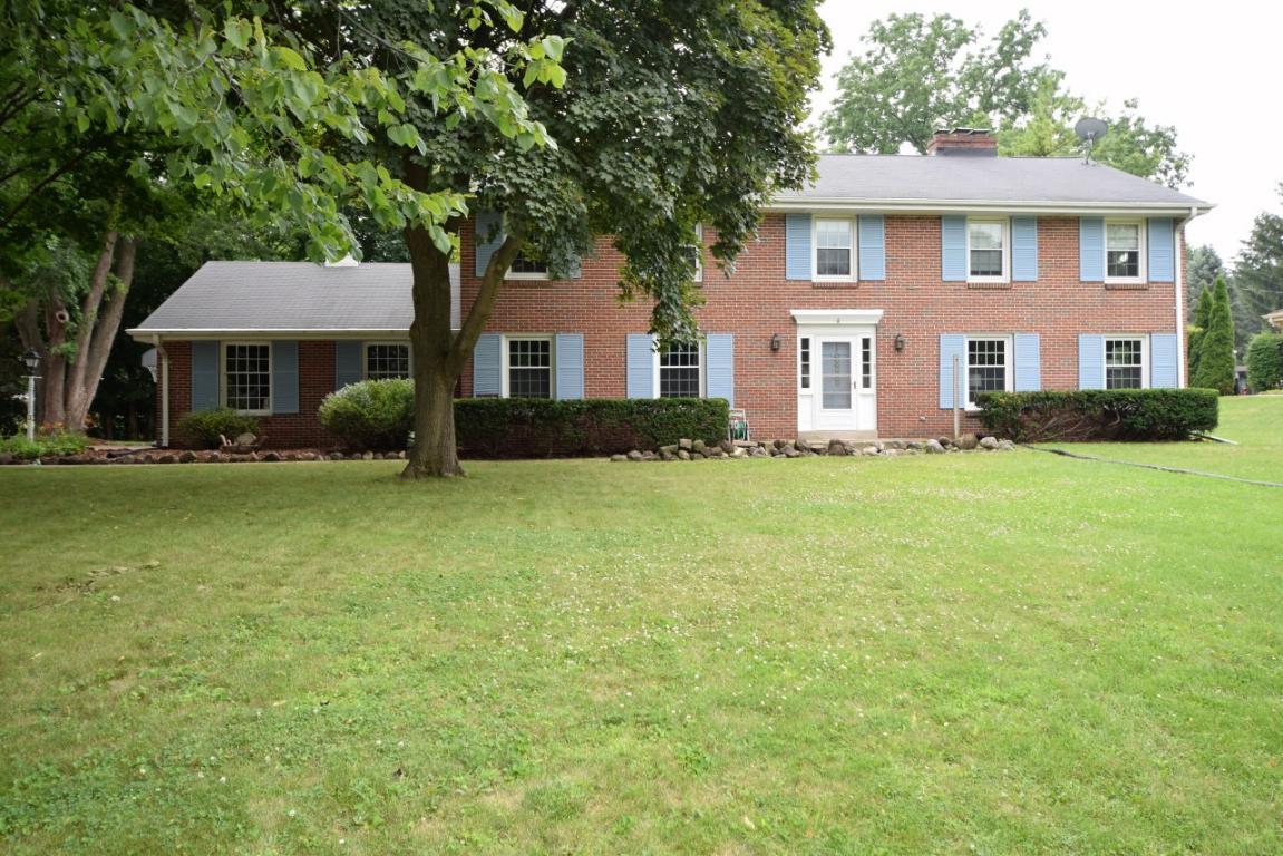 10305 Brookside Dr Hales Corners Wi 53130 6 Beds 4 Baths