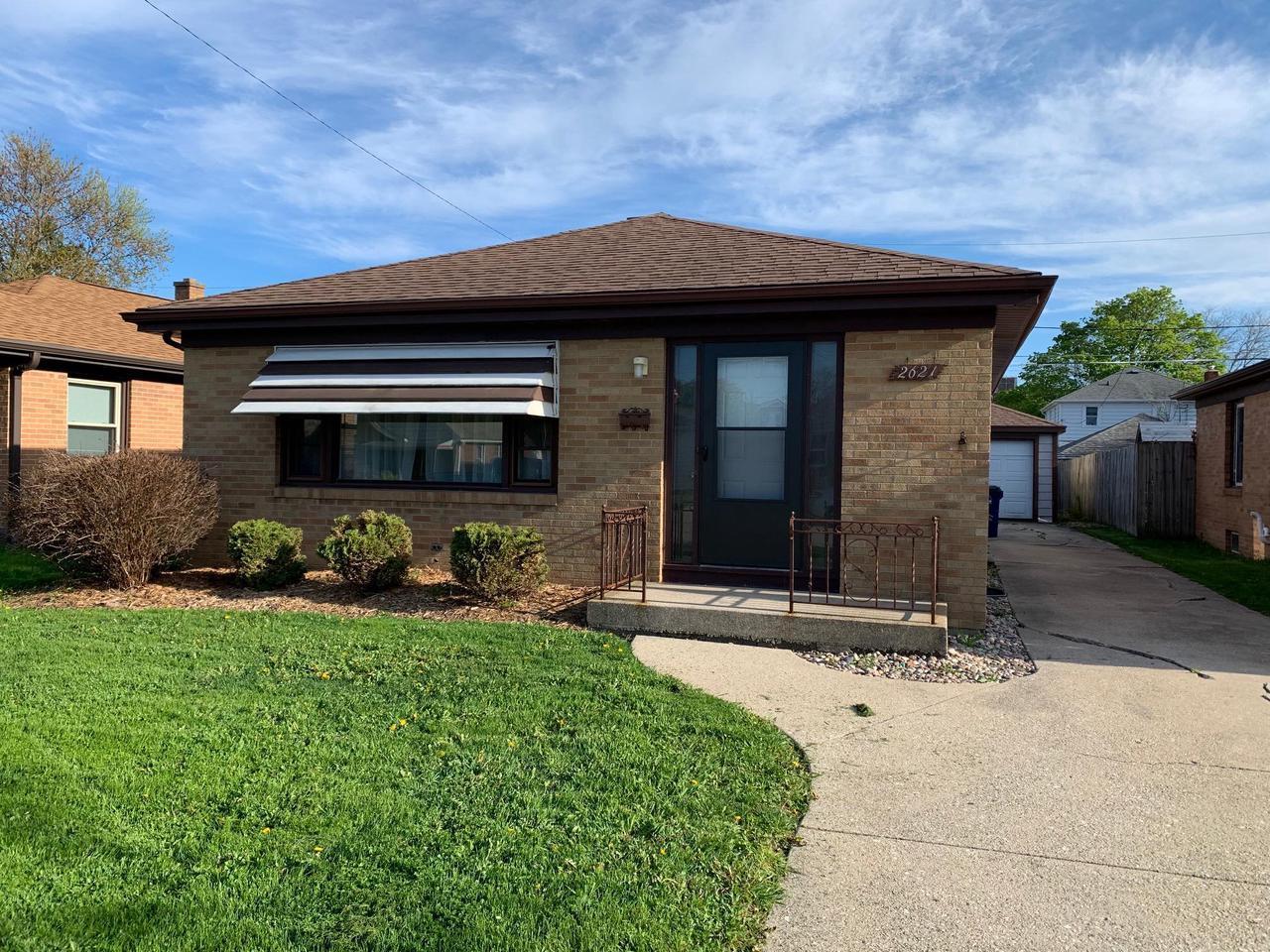 2621 Gilson St, Racine, WI 53403 | MLS# 1739292 | Redfin