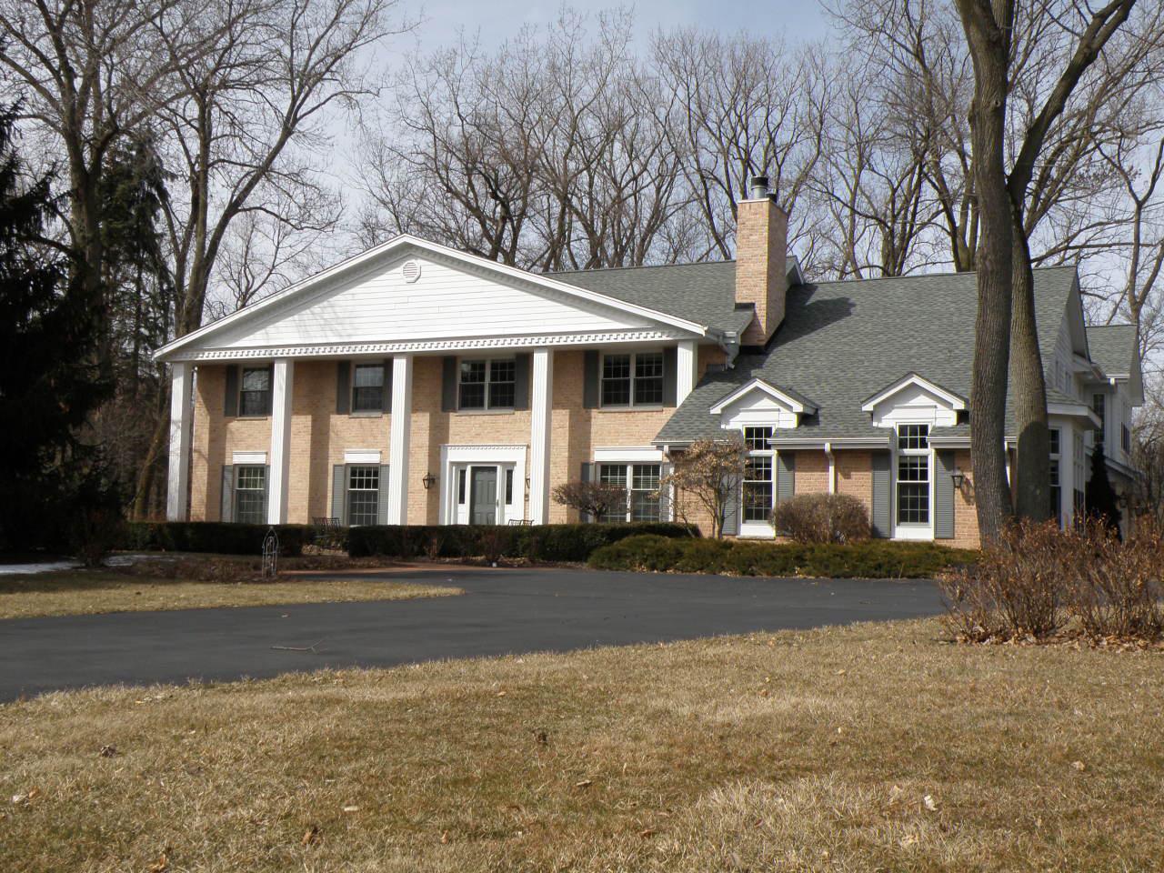 ゆゆ 16240 Wildwood Ct, Brookfield, WI 53005 | Redfin