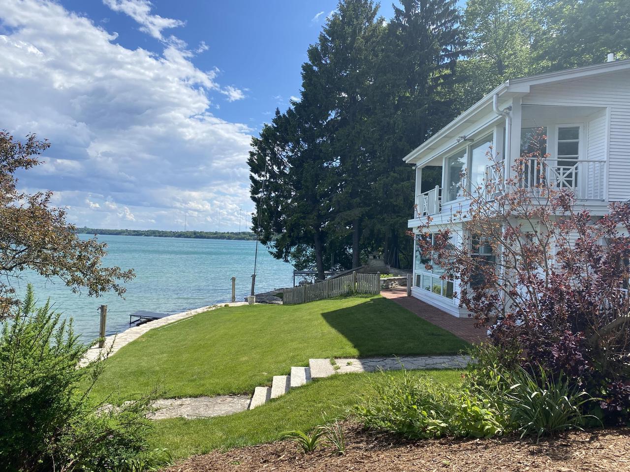 7000 N Beach Dr, Fox Point, WI 53217 MLS 1673349 Redfin