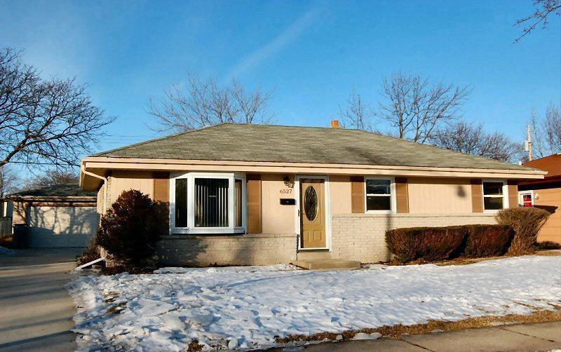 6527 N 85th St, Milwaukee, WI 53224 | MLS# 1121385 | Redfin