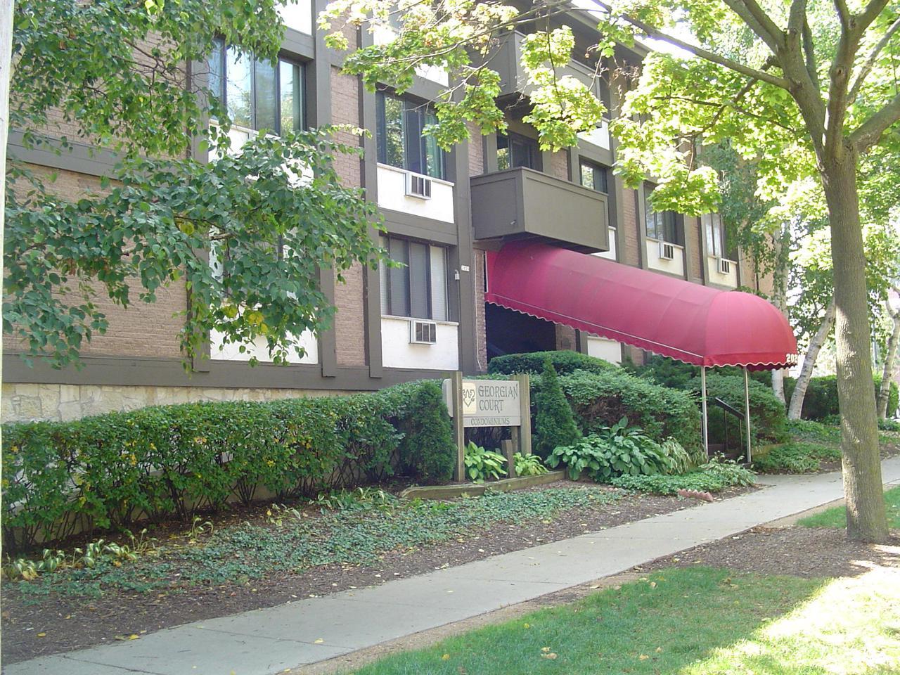 2025 E Greenwich Ave 103, Milwaukee, WI 53211 MLS 1554397 Redfin