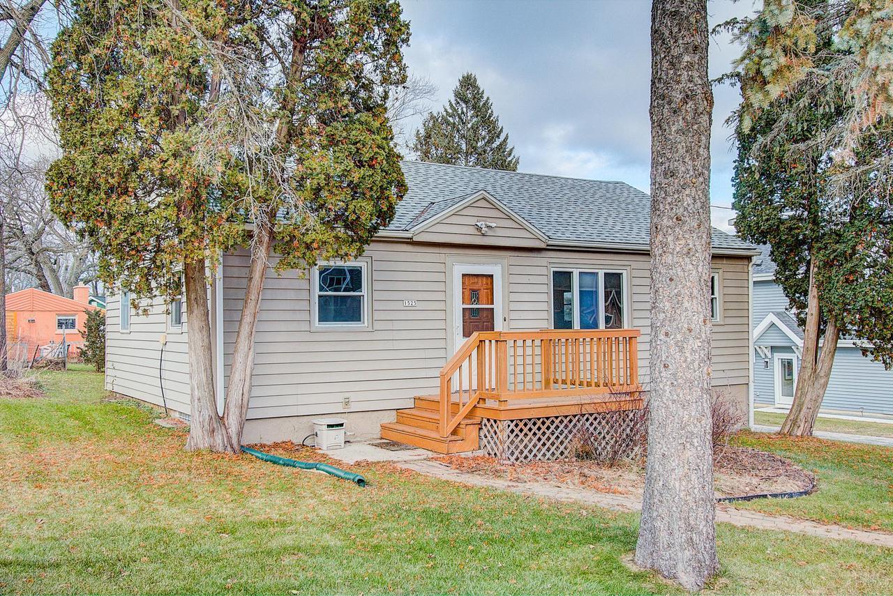 1525 3rd St, Delafield, WI 53018 MLS 1615418 Redfin