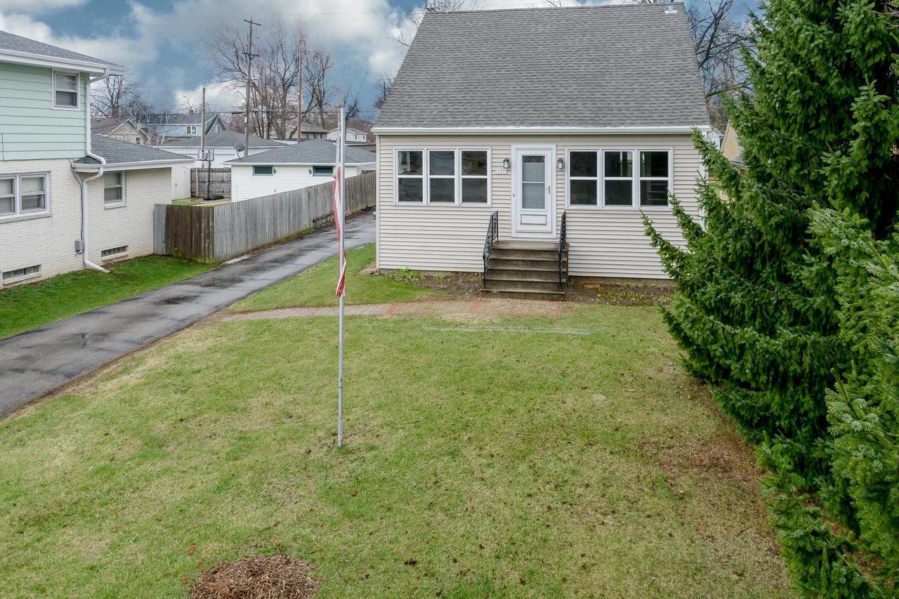 10531 W Oklahoma Ave, West Allis, WI 53227 | MLS# 1632424 ...