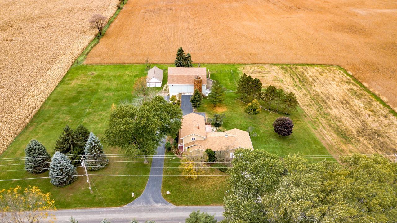 W390N9027 Pennsylvania St, Ixonia, WI 53036 MLS 1610445 Redfin