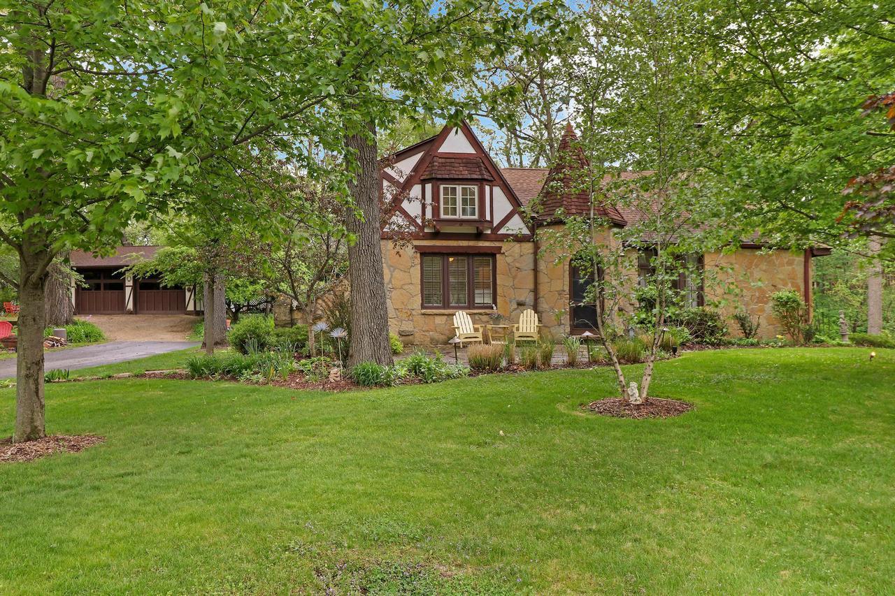 925 Shabbona Dr, Fontana, WI 53125 MLS 1741505 Redfin