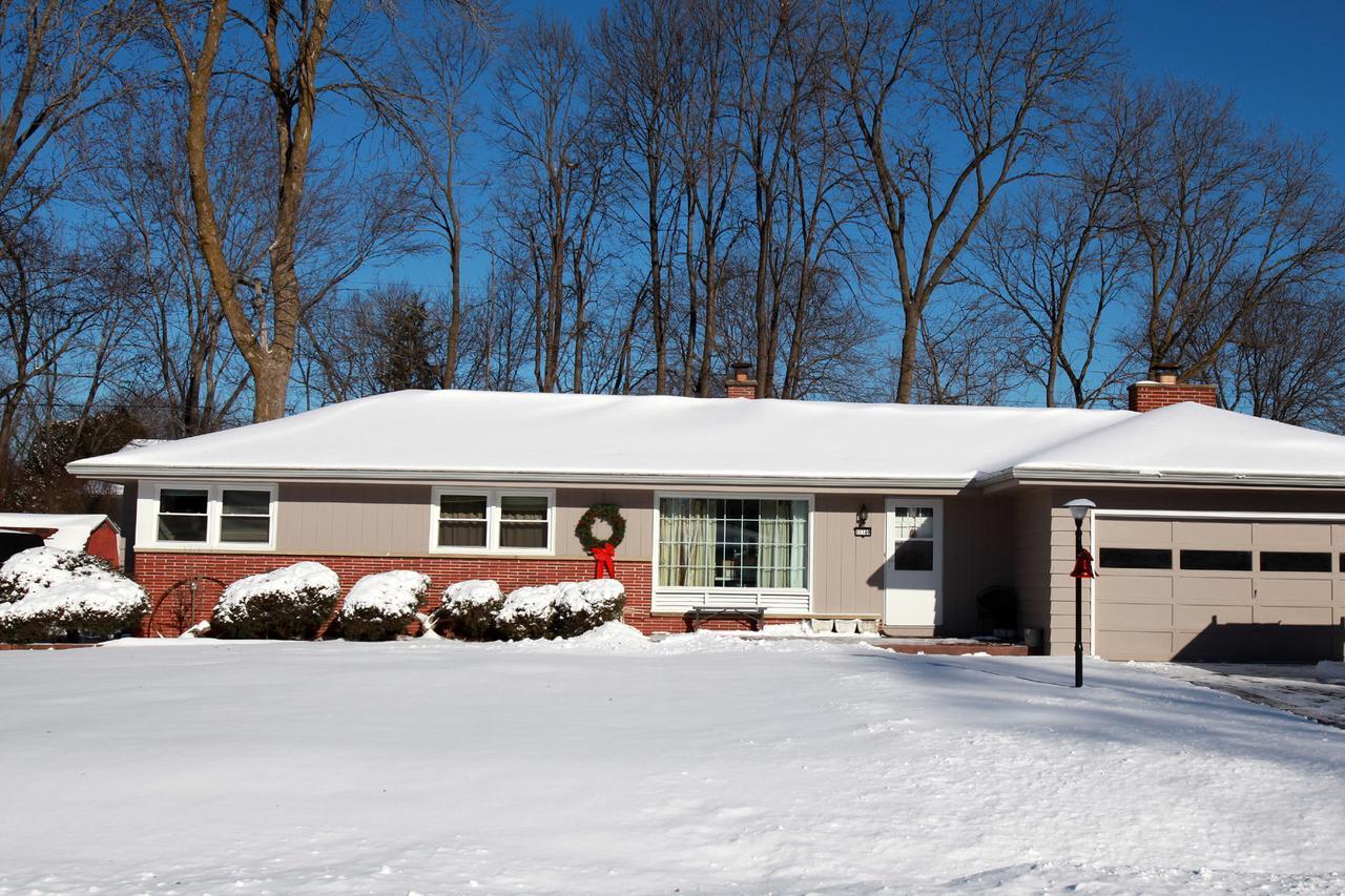 11140 W Abbott Ave Hales Corners Wi 53130 Mls 1620535 Redfin Photos And Other Media