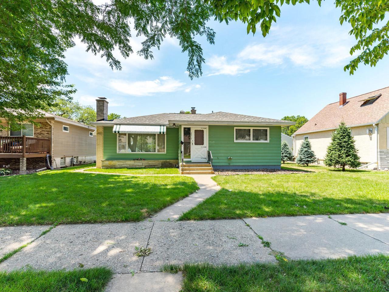2513 Loomis St, La Crosse, WI 54603  MLS# 1752588  Redfin