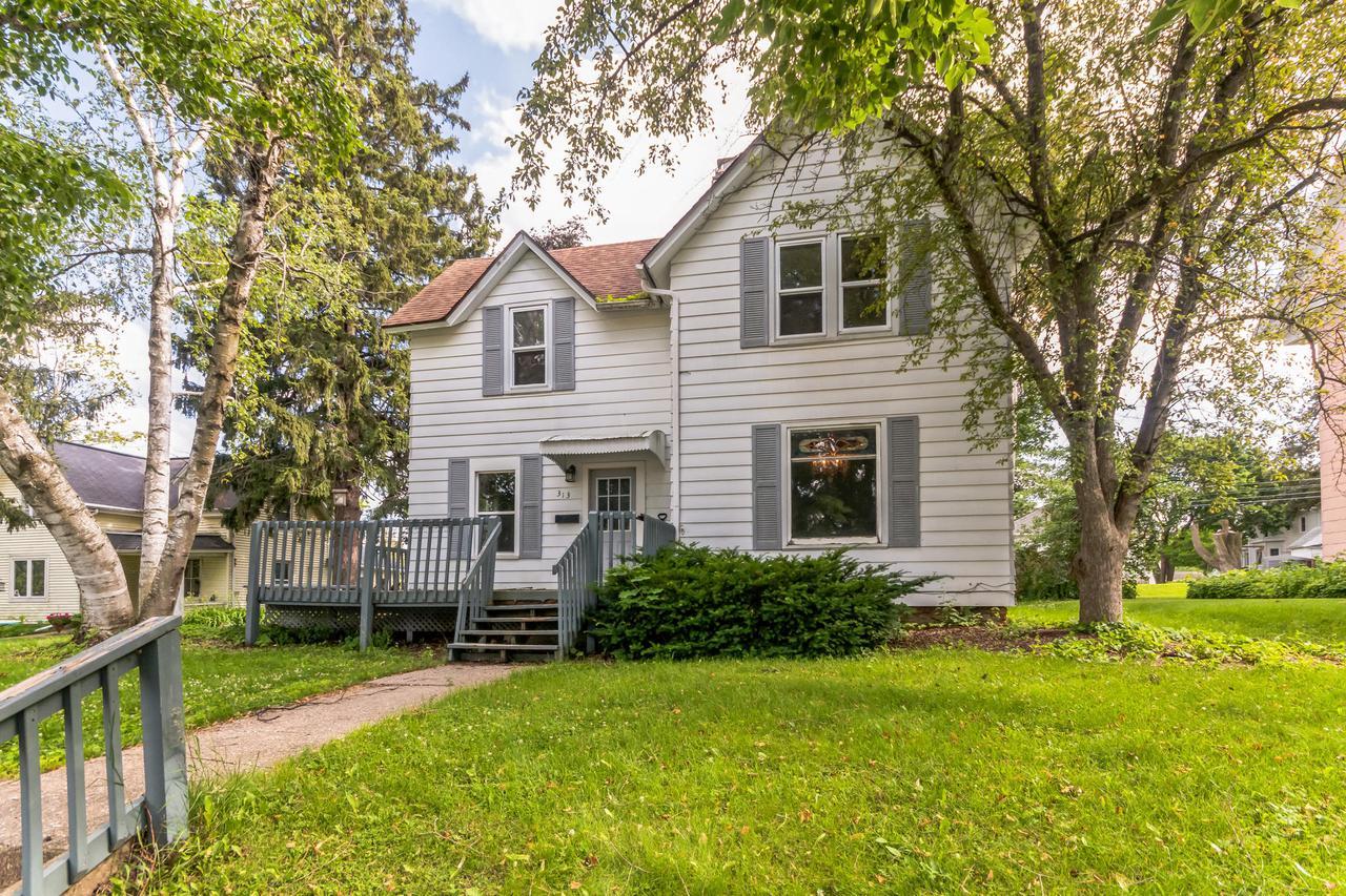 313 W Division St, Dodgeville, WI 53533 | MLS# 1880643 | Redfin