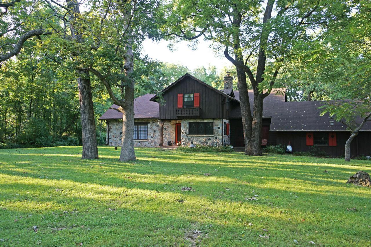9930 W Ridge Rd Hales Corners Wi 53130 Mls 1603668 Redfin Photos And Other Media