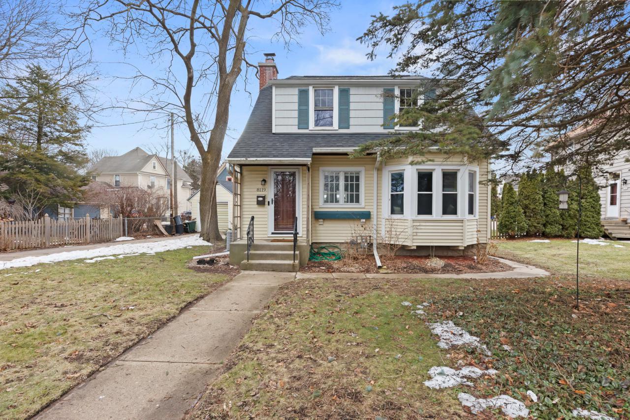 8119 Harwood Ave, Wauwatosa, WI 53213 | MLS# 1863721 | Redfin