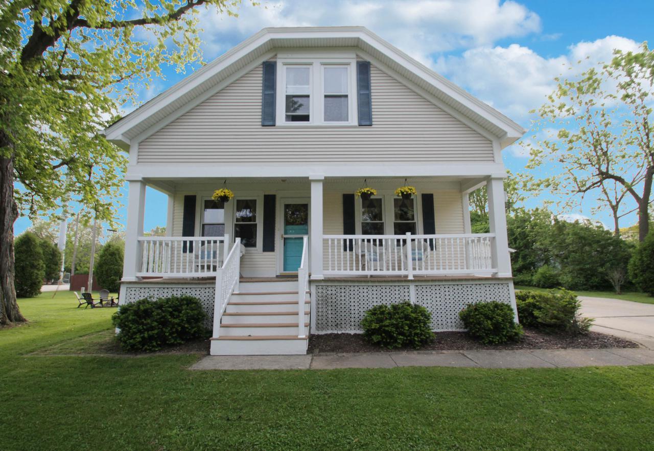 1651 S Sunny Slope Rd New Berlin Wi 53151 Mls 1640804 Redfin