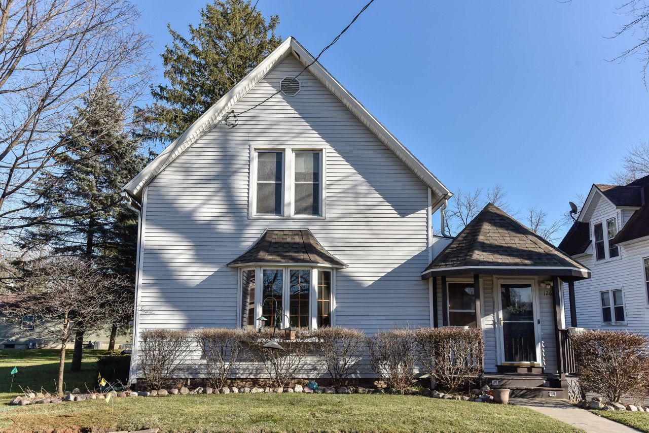 126 Evergreen St, Dousman, WI 53118 MLS 1720827 Redfin