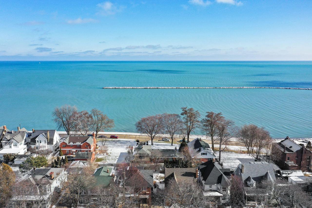 1634 Main St, Racine, WI 53403 MLS 1823827 Redfin