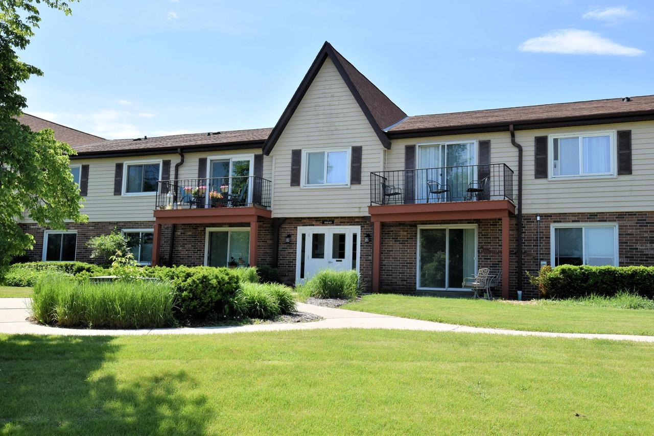 10640 N Ivy Ct 14, Mequon, WI 53092 MLS 1711869 Redfin