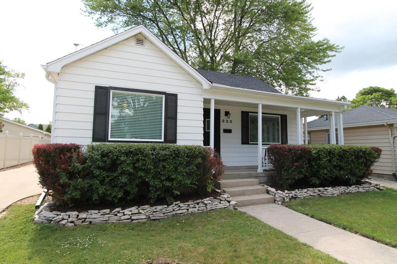 820 Oregon St Racine Wi 53405 Mls 1695873 Redfin