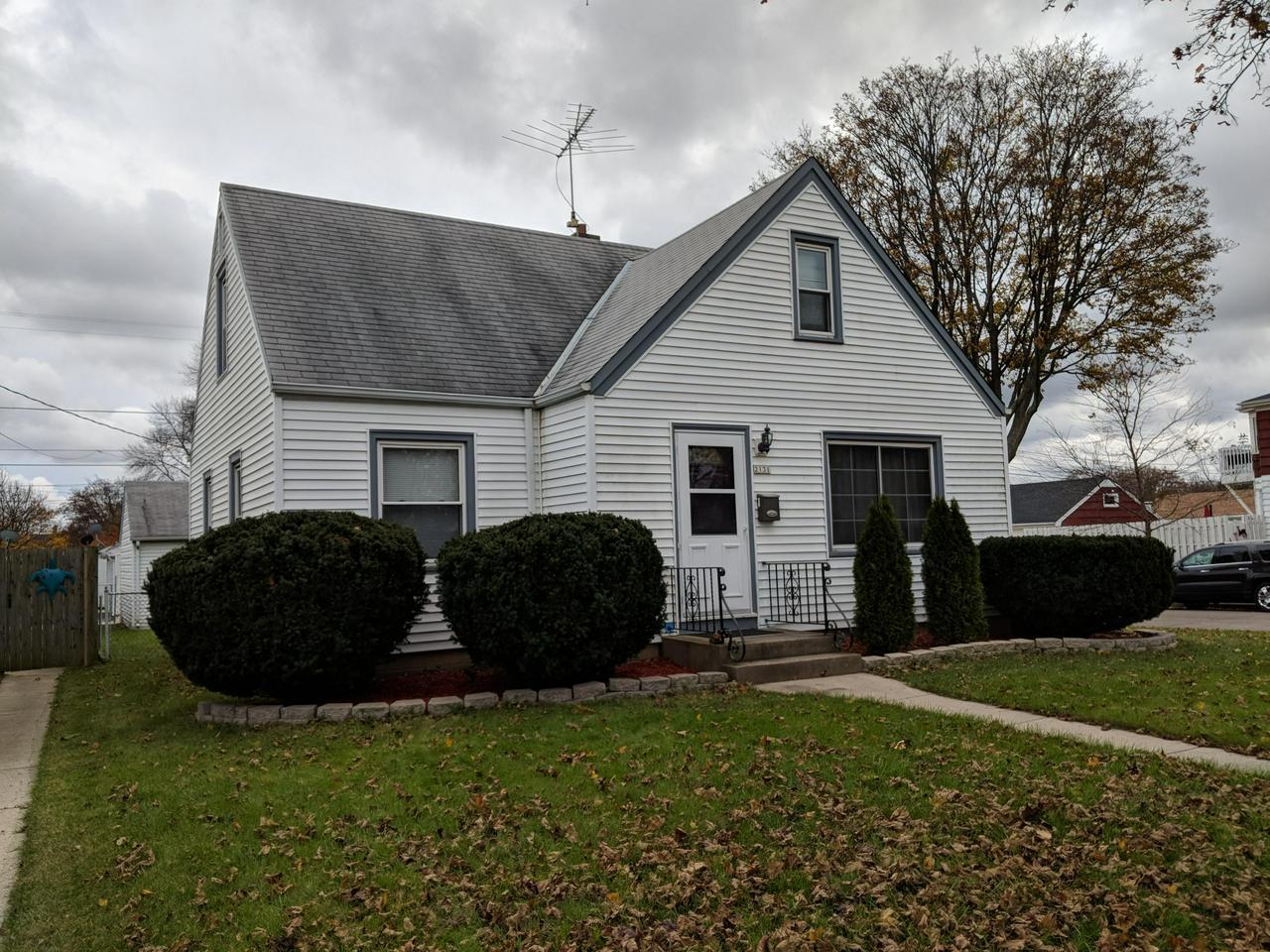 2131 W Tripoli Ave, Milwaukee, WI 53221 MLS 1613912 Redfin