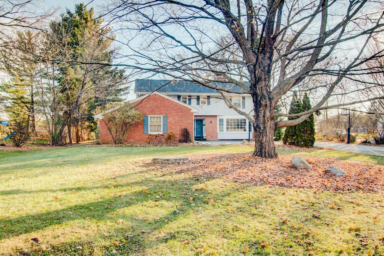 10415 Kay Pkwy Hales Corners Wi 53130 5 Beds 2 Baths